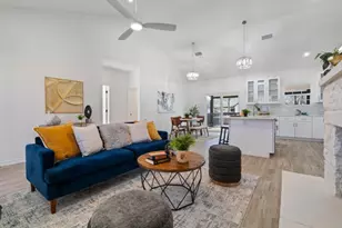 105 E Keomuku Ln, Bastrop, TX 78602 - Photo 11