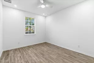 105 E Keomuku Ln, Bastrop, TX 78602 - Photo 17