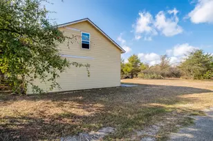 119 E Clearview Cemetery Rd, Bastrop, TX 78602 - Photo 3