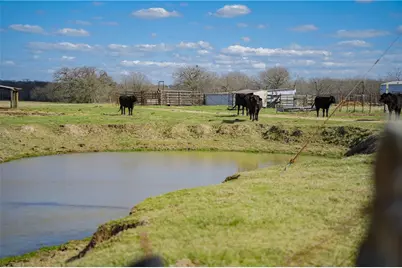 2565 County Rd 442, Thorndale, TX 76577 - Photo 15
