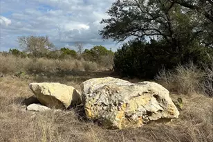 409 Spicewood Trails Dr, Spicewood, TX 78669 - Photo 5