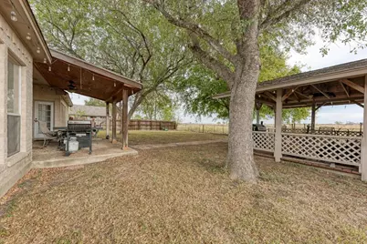 1610 Meadow Lane, Lockhart, TX 78644 - Photo 35