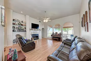 1610 Meadow Ln, Lockhart, TX 78644 - Photo 11