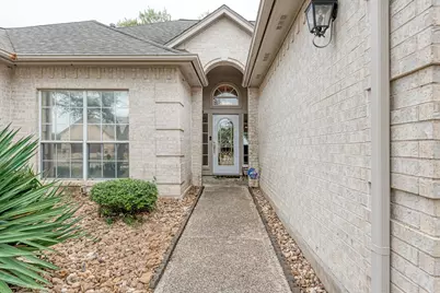 1610 Meadow Lane, Lockhart, TX 78644 - Photo 9