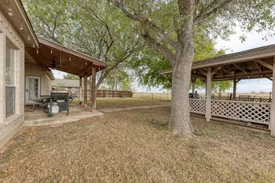 1610 Meadow Lane, Lockhart, TX 78644 - Photo 35