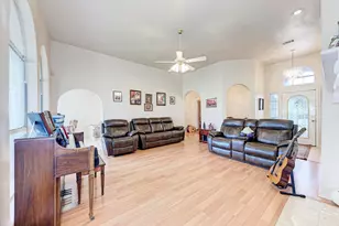 1610 Meadow Ln, Lockhart, TX 78644 - Photo 13