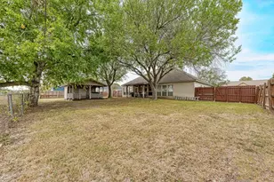 1610 Meadow Ln, Lockhart, TX 78644 - Photo 33
