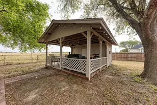 1610 Meadow Ln, Lockhart, TX 78644 - Photo 37