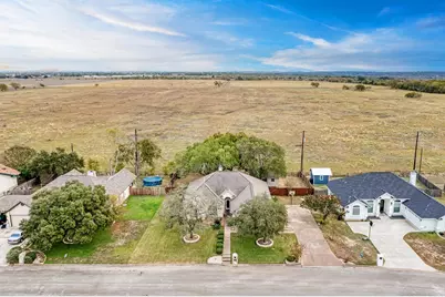 1610 Meadow Lane, Lockhart, TX 78644 - Photo 7