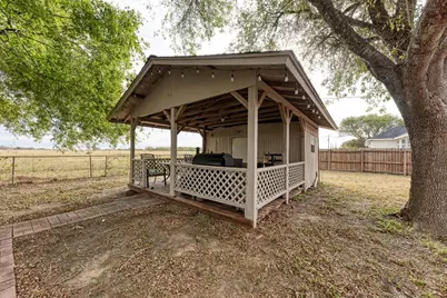1610 Meadow Lane, Lockhart, TX 78644 - Photo 37