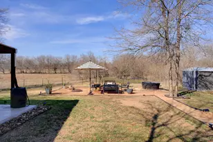 739 Pear St, Lockhart, TX 78644 - Photo 29