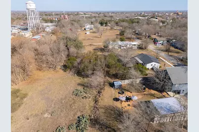 739 Pear Street, Lockhart, TX 78644 - Photo 37