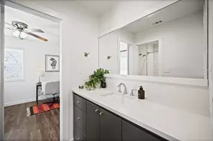 739 Pear St, Lockhart, TX 78644 - Photo 23