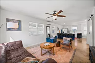 739 Pear St, Lockhart, TX 78644 - Photo 7