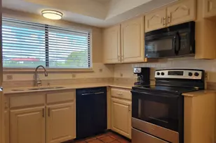 2008 Meadow Brook Dr, Round Rock, TX 78664 - Photo 3