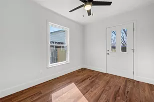 905 E 55th 1/2 St, Austin, TX 78751 - Photo 33