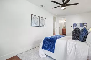 905 E 55th 1/2 St, Austin, TX 78751 - Photo 21
