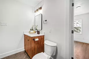 905 E 55th 1/2 St, Austin, TX 78751 - Photo 27