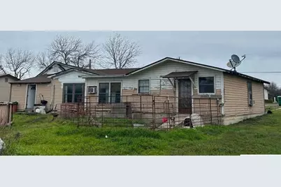 419 Main Street, Lometa, TX 76853 - Photo 15