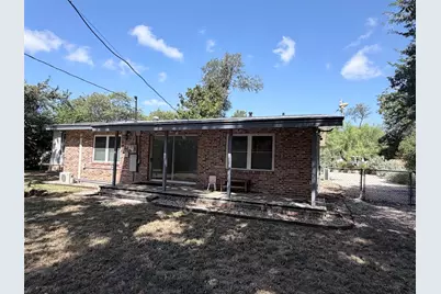 605 W 11th Street, Elgin, TX 78621 - Photo 31
