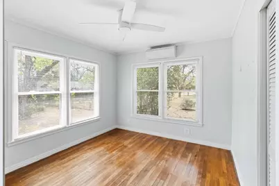 605 W 11th Street, Elgin, TX 78621 - Photo 27