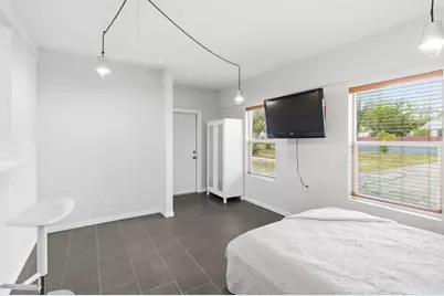 605 W 11th Street, Elgin, TX 78621 - Photo 25