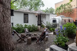 303 Navasota St, Austin, TX 78702 - Photo 21