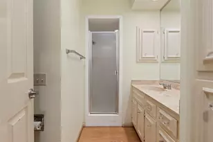 8415 Fredericksburg Rd, San Antonio, TX 78229 - Photo 17