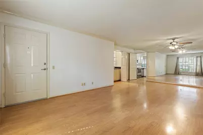 8415 Fredericksburg Road #306, San Antonio, TX 78229 - Photo 5