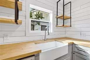 905 E 53rd St, Austin, TX 78751 - Photo 11