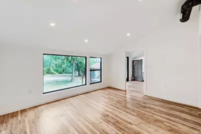1321 W San Antonio Street, San Marcos, TX 78666 - Photo 13