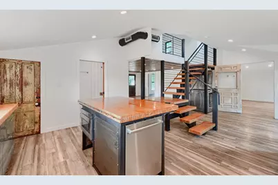 1321 W San Antonio Street, San Marcos, TX 78666 - Photo 7