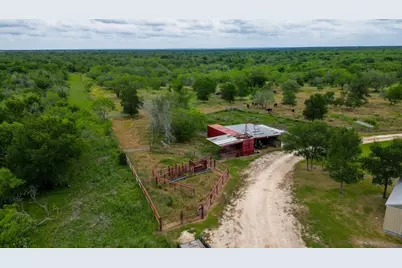 2387 State Highway 304, Gonzales, TX 78629 - Photo 35