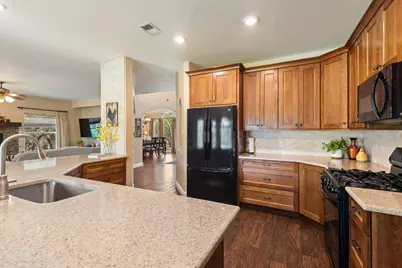 507 Saddlehorn Drive, Dripping Springs, TX 78620 - Photo 11