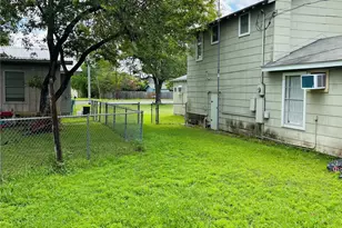 927937 N Franklin St, La Grange, TX 78945 - Photo 7