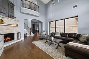 320 Bisset Ct, Lakeway, TX 78738 - Photo 11