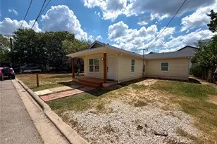 1107 Neches St, Lockhart, TX 78644 - Photo 19