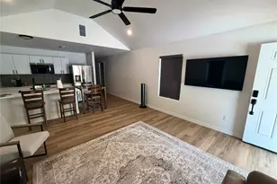 1107 Neches St, Lockhart, TX 78644 - Photo 3