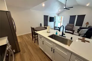 1107 Neches St, Lockhart, TX 78644 - Photo 7