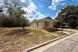 1107 Neches St, Lockhart, TX 78644 - Photo 17