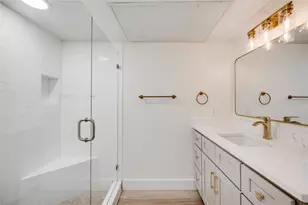 505 W 7th St, Austin, TX 78701 - Photo 11