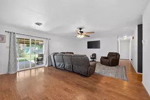 719 W Karnes Dr, Robinson, TX 76706 - Photo 5