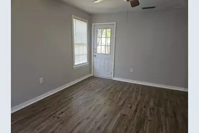 411 W 5th Street, Taylor, TX 76574 - Photo 9