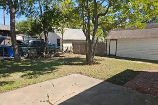 411 W 5th St, Taylor, TX 76574 - Photo 13