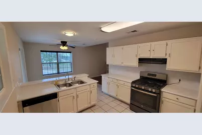 195 Cardinal Drive, Paige, TX 78659 - Photo 7