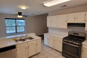 195 Cardinal Dr, Paige, TX 78659 - Photo 7