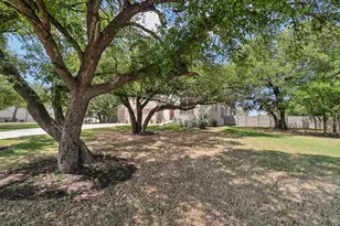 101 Wolf Rdg Rd, Georgetown, TX 78628 - Photo 3