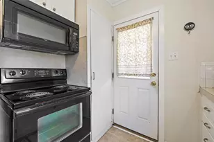 839 W 6th St, Taylor, TX 76574 - Photo 13