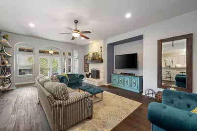 109 Lombardia Drive, Lakeway, TX 78734 - Photo 9