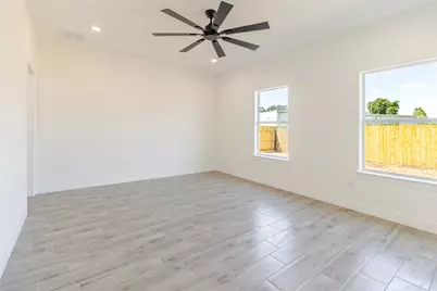 311 Myrtle Road, Smithville, TX 78957 - Photo 9